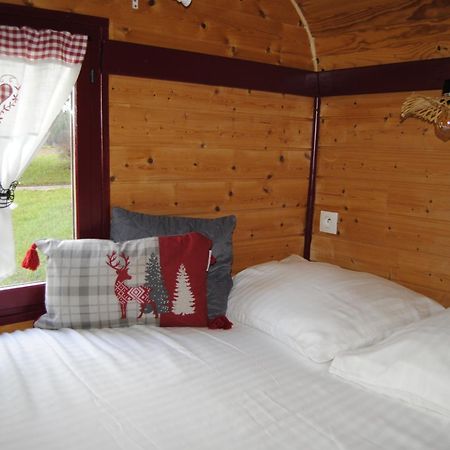 La Roulotte Belle Fleur Hotel Saint-Nabord Екстериор снимка