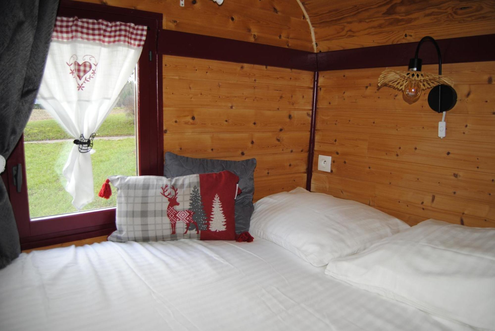 La Roulotte Belle Fleur Hotel Saint-Nabord Екстериор снимка